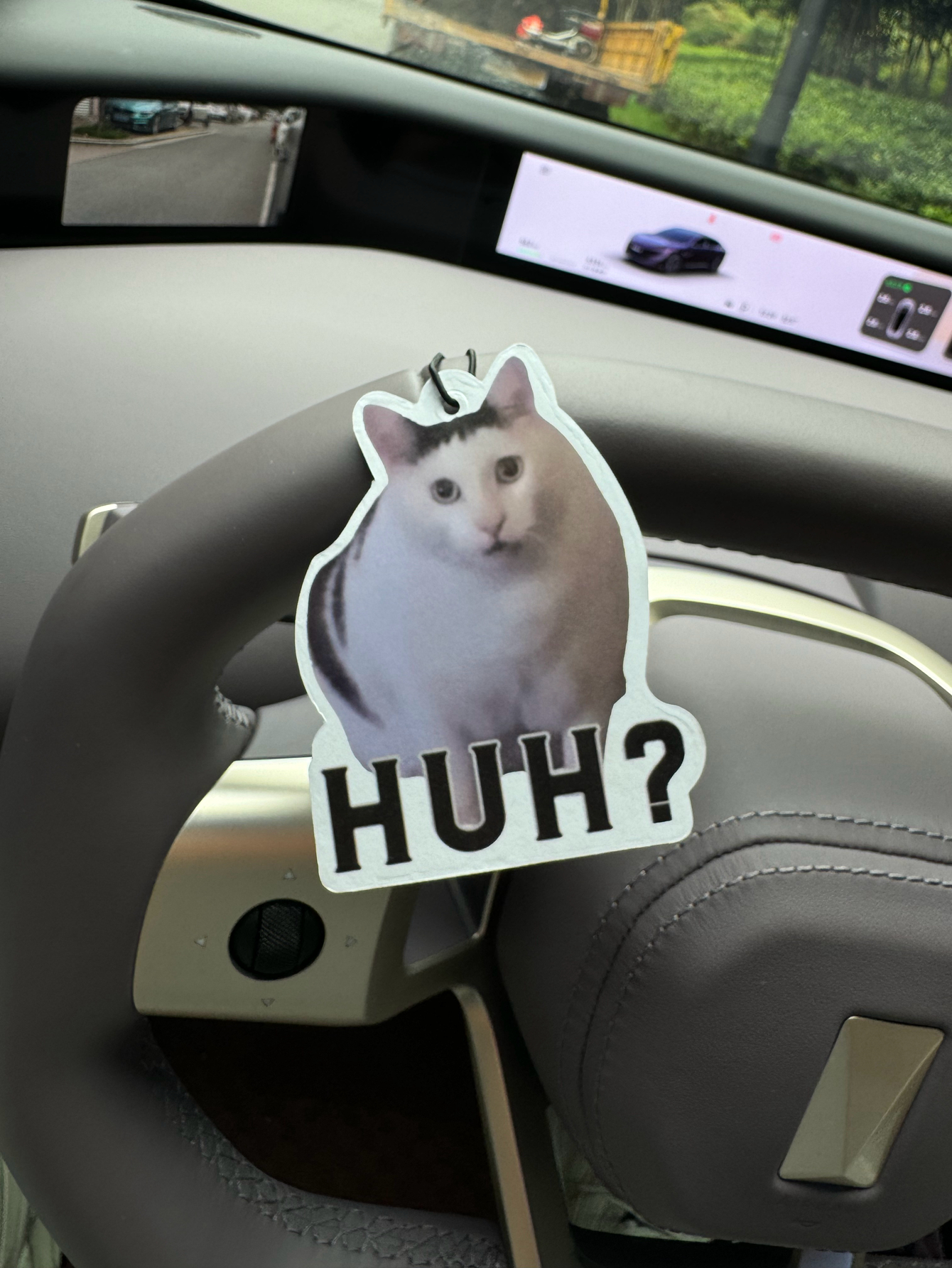 Huh? Cute White Cat Emoji Car  - Perfume Fragrance Emoji recensione e prezzo